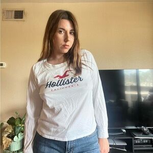 Hollister Women's White and Red Long Sleeve Tee